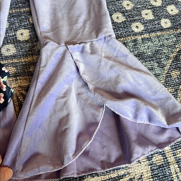 Bailey’s Blossoms NWT Floral and Lavender Bell Bottom Pants Set. Size 3T. - Picture 7 of 7